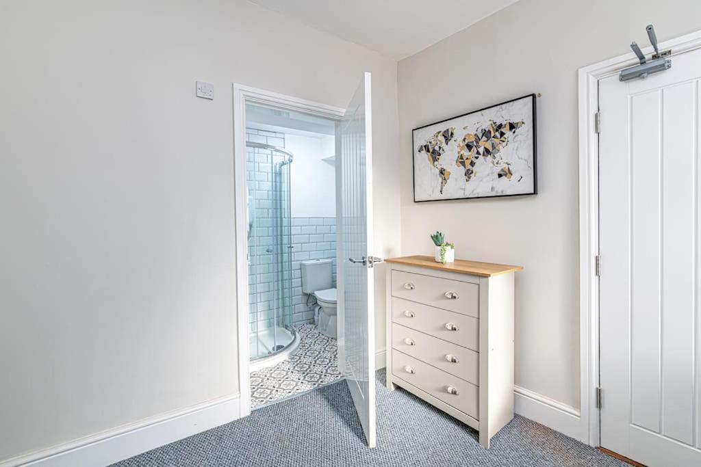 Luxury 5 Bedroom Holiday Home Within Prescot Luaran gambar