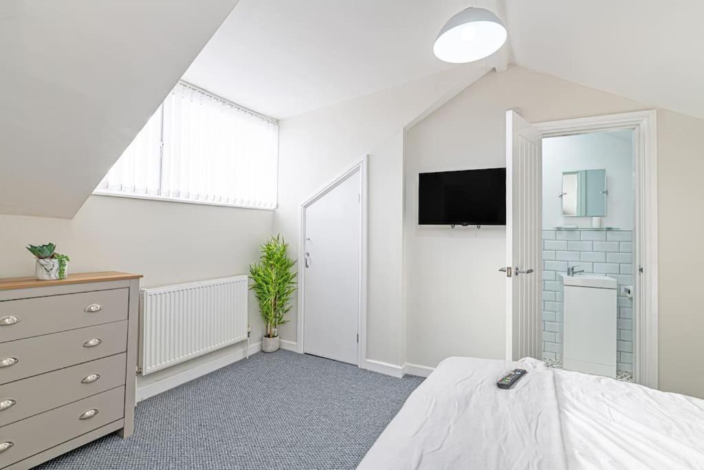 Luxury 5 Bedroom Holiday Home Within Prescot Luaran gambar