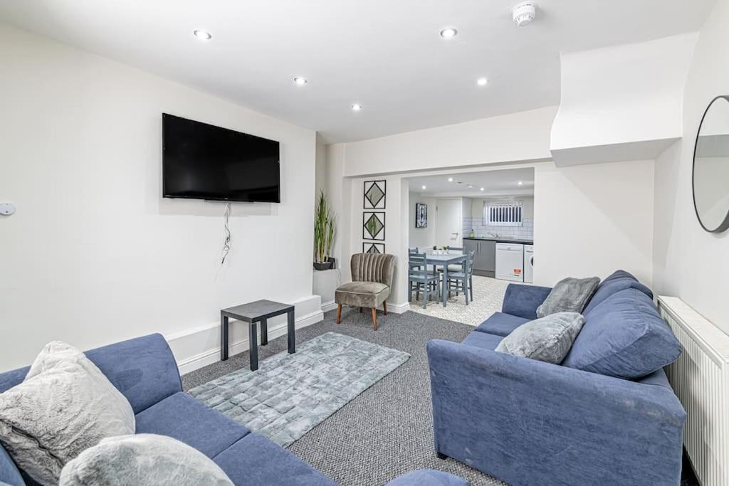 Luxury 5 Bedroom Holiday Home Within Prescot Luaran gambar