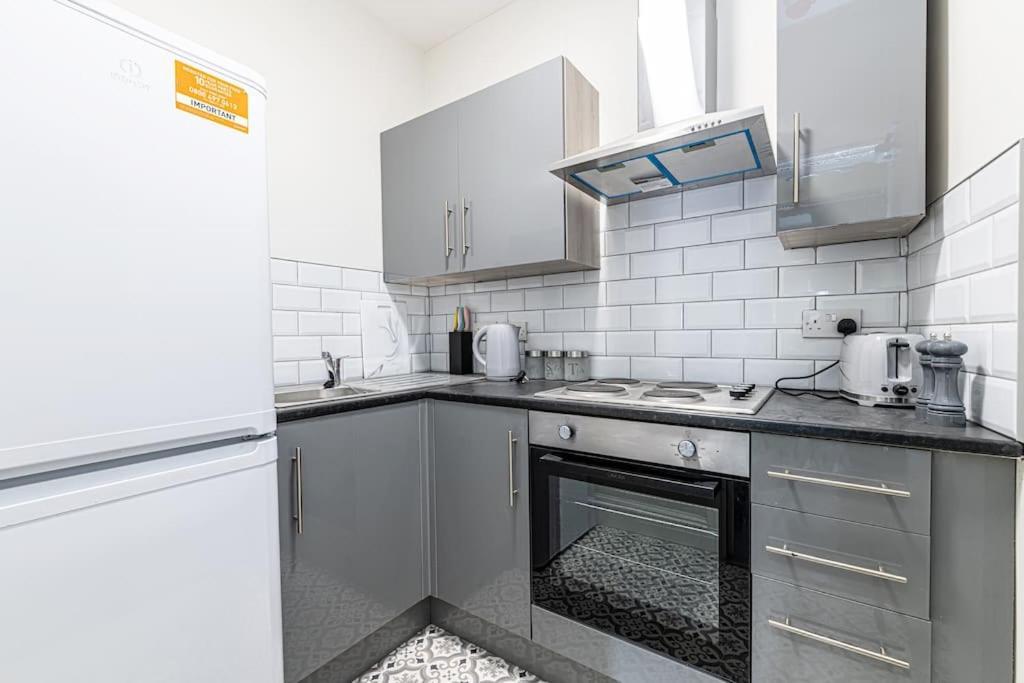 Luxury 5 Bedroom Holiday Home Within Prescot Luaran gambar