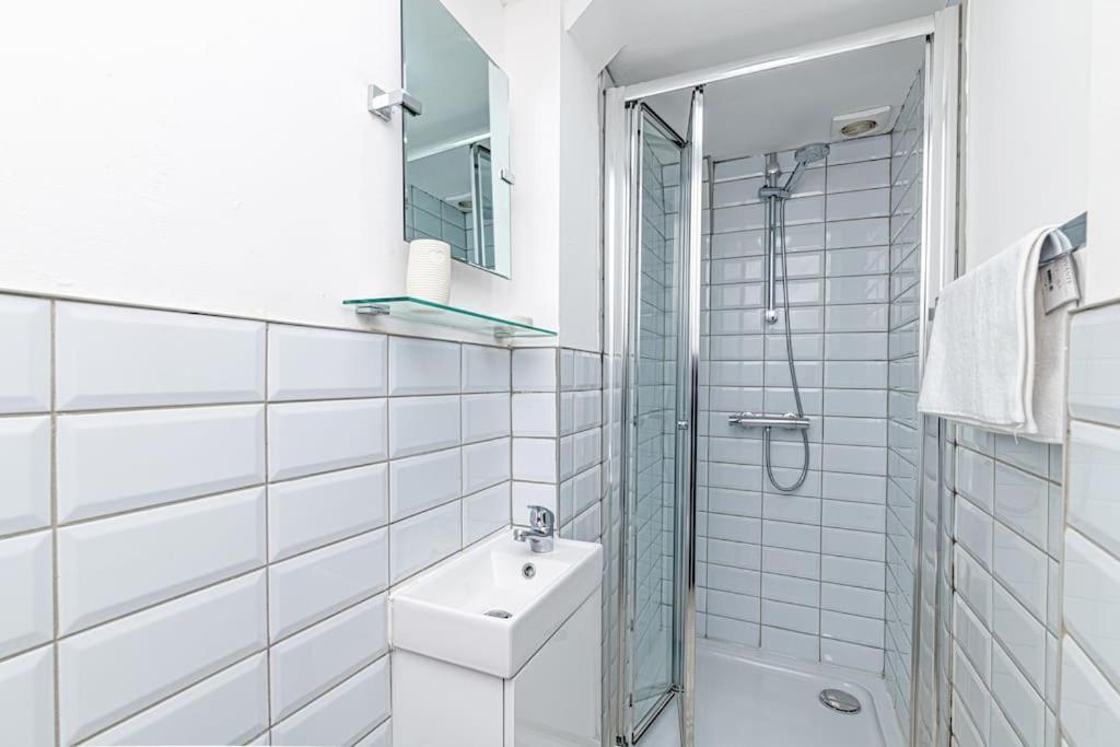Luxury 5 Bedroom Holiday Home Within Prescot Luaran gambar