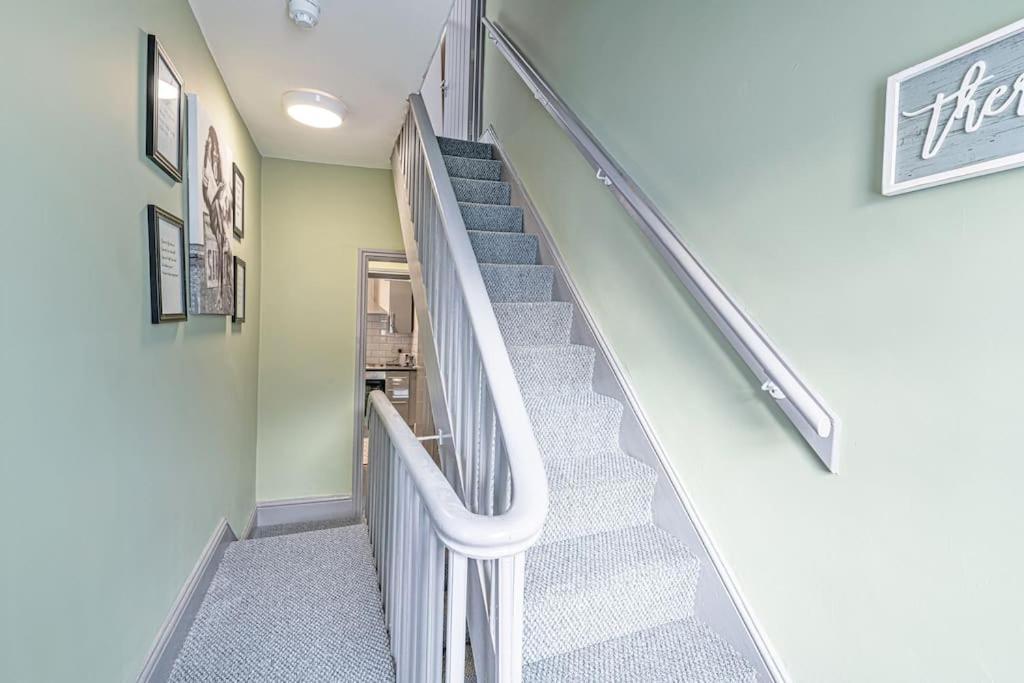 Luxury 5 Bedroom Holiday Home Within Prescot Luaran gambar