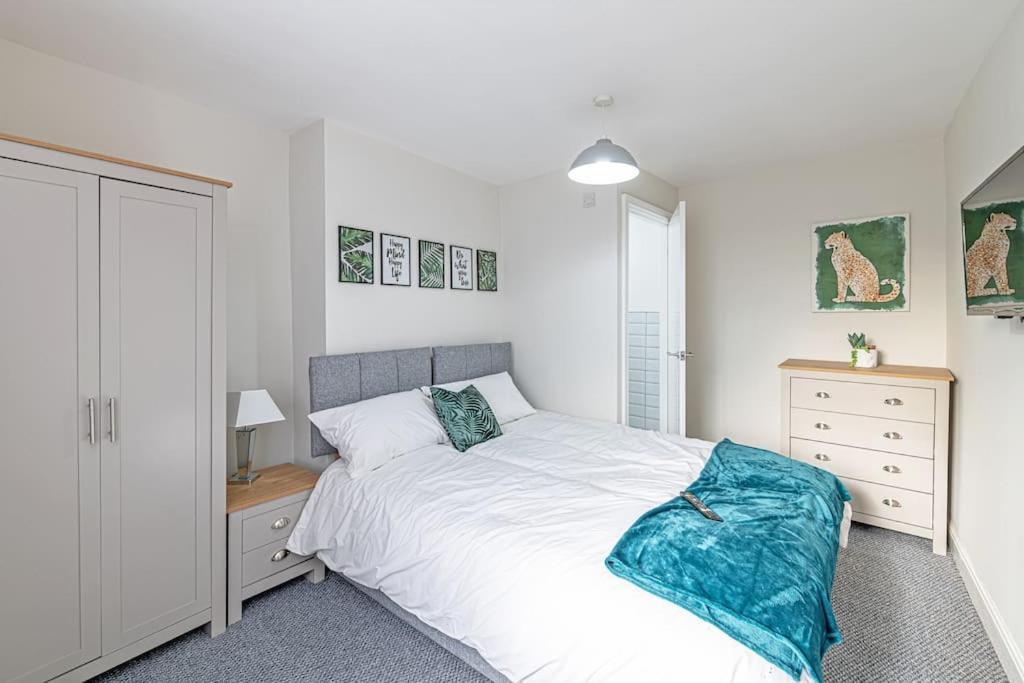 Luxury 5 Bedroom Holiday Home Within Prescot Luaran gambar